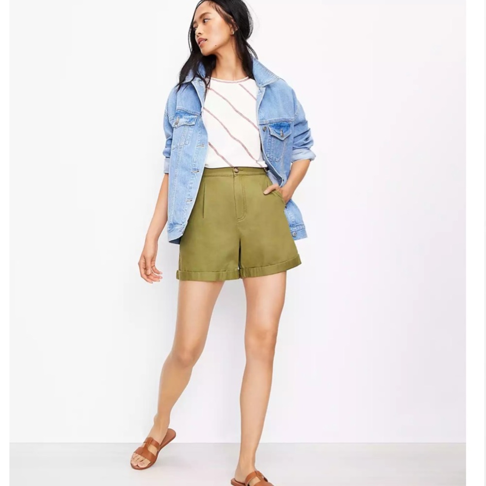 *NWT LOFT Petite Pull On Shorts In Twill